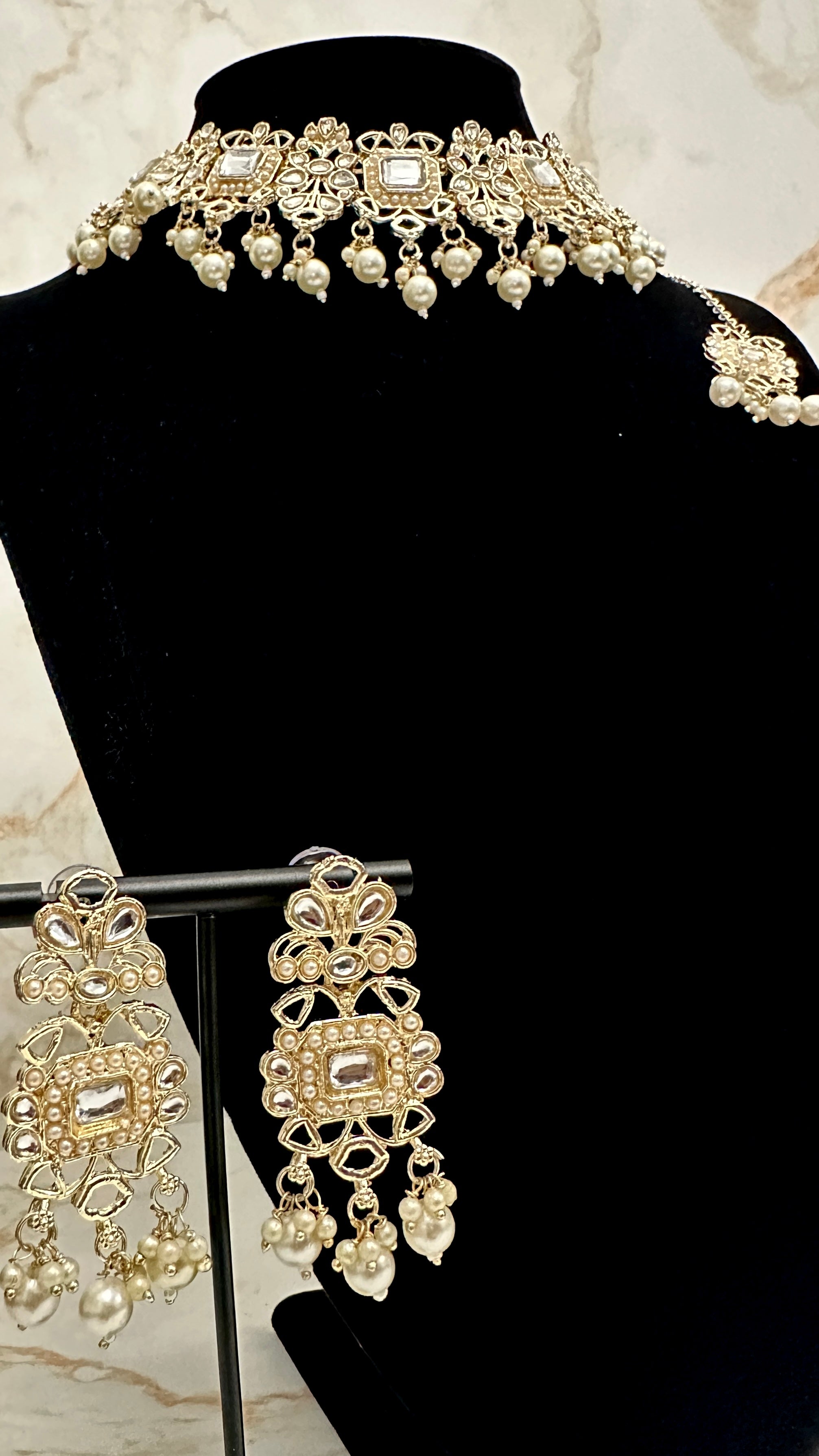 White Kundan Heavy Neckpiece
